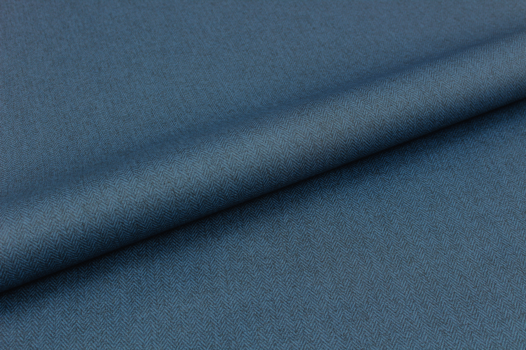 Обои Erismann Oxford винил на флизелиновой основе горячего тиснения 1,06*10,05 м, синий мотив