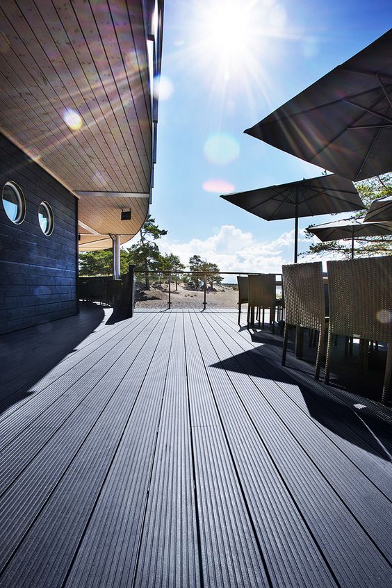 Как ухаживать за террасной доской