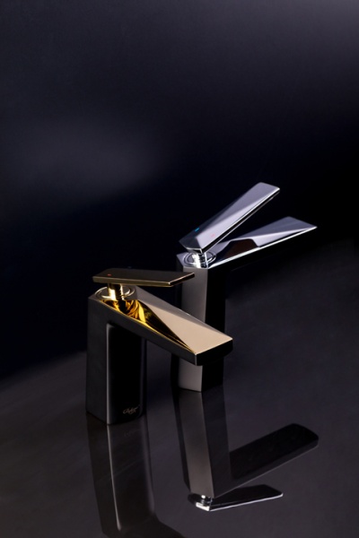 Смеситель для умывальника высокий VENTURO черный + хром в Сочи и Адлере