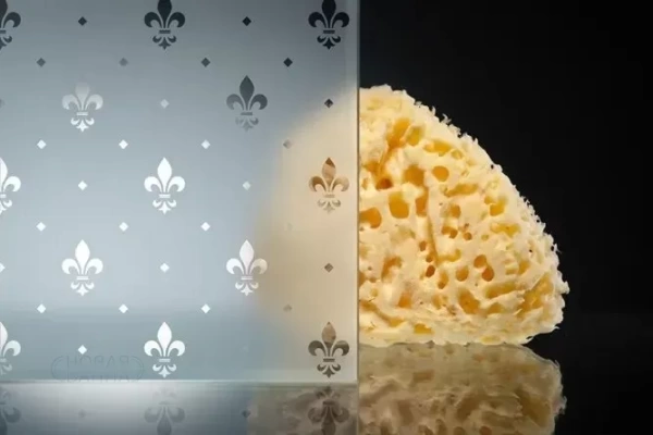 Дверь в душевой проем, стекло Флер-де-лис в Сочи и Адлере