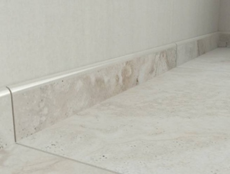 Плинтус Kykazar White MR 6*120