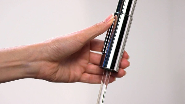 31815000 HG Focus Смеситель для кухни 240, однорычажный, с выдвижным душем, 1/2 в Сочи и Адлере 31815000 HG Focus Смеситель для кухни 240, однорычажный, с выдвижным душем, 1/2 в Сочи и Адлере