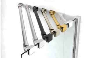 Дверь в душевой проем 135 см., петли слева  профиль черный матовый, стекло прозрачное QuickNano в Сочи и Адлере